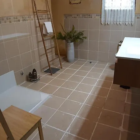 Homestay Con Balcon Y Banos Privados. Tacoronte